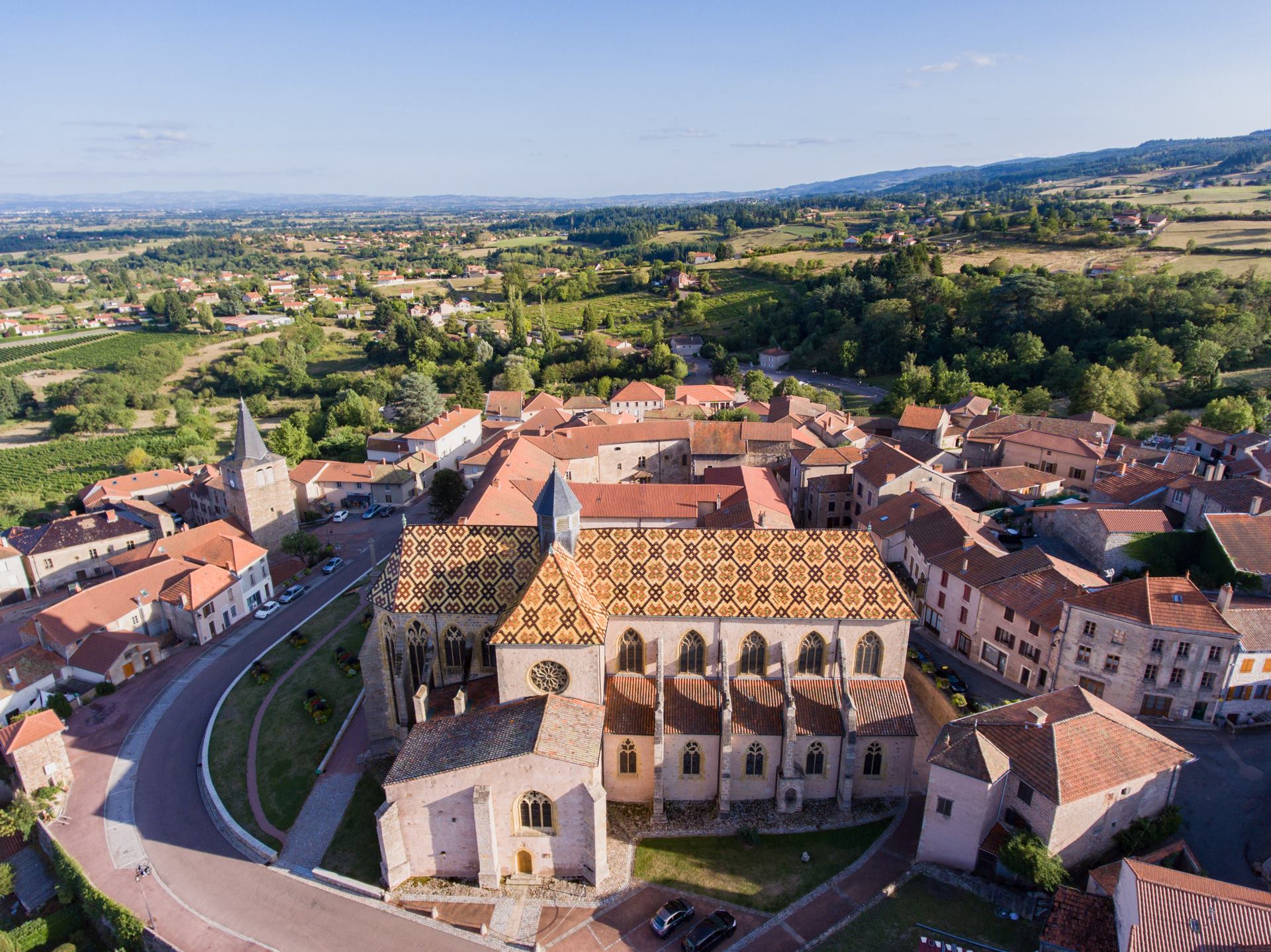 Ambierle visiter le Roannais village de caractère