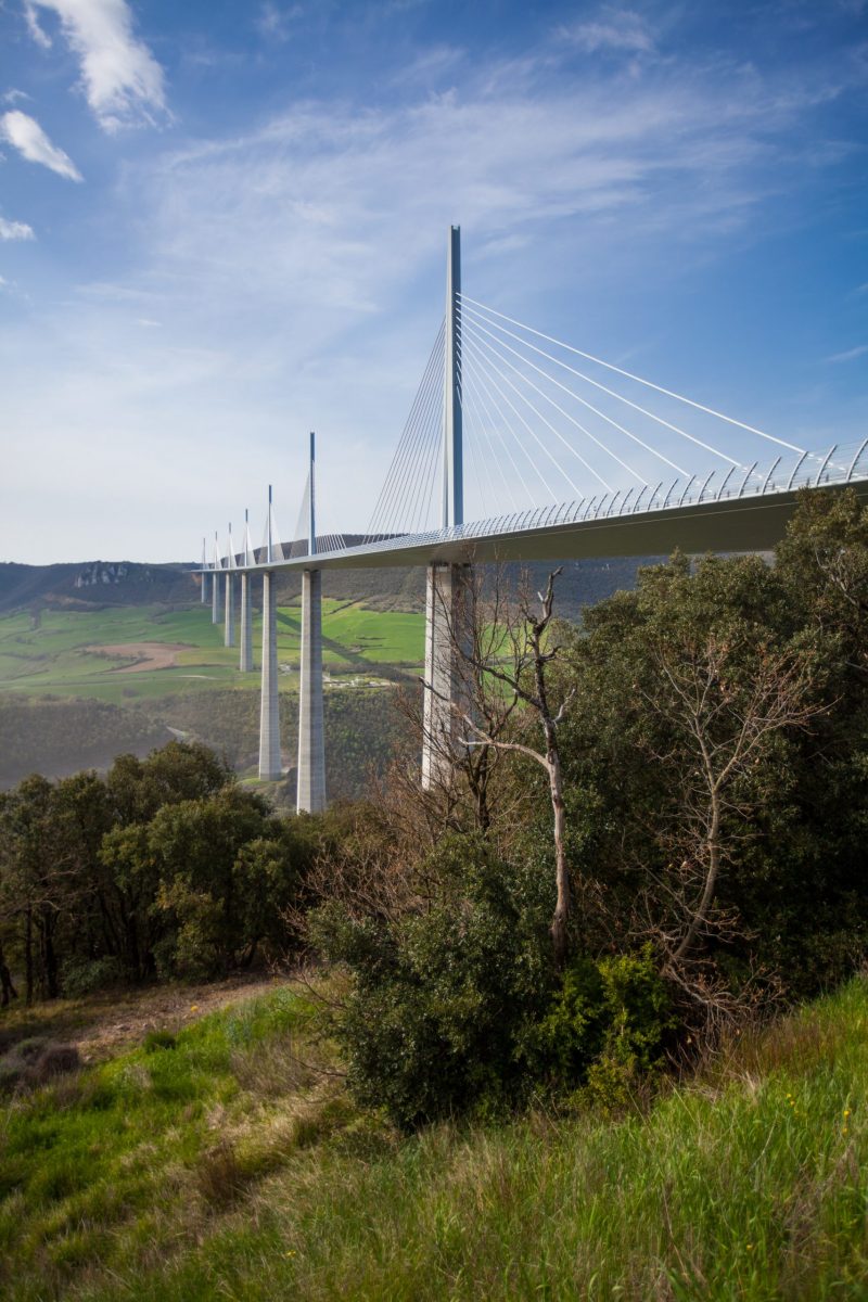 vue viaduc de millau autoroute