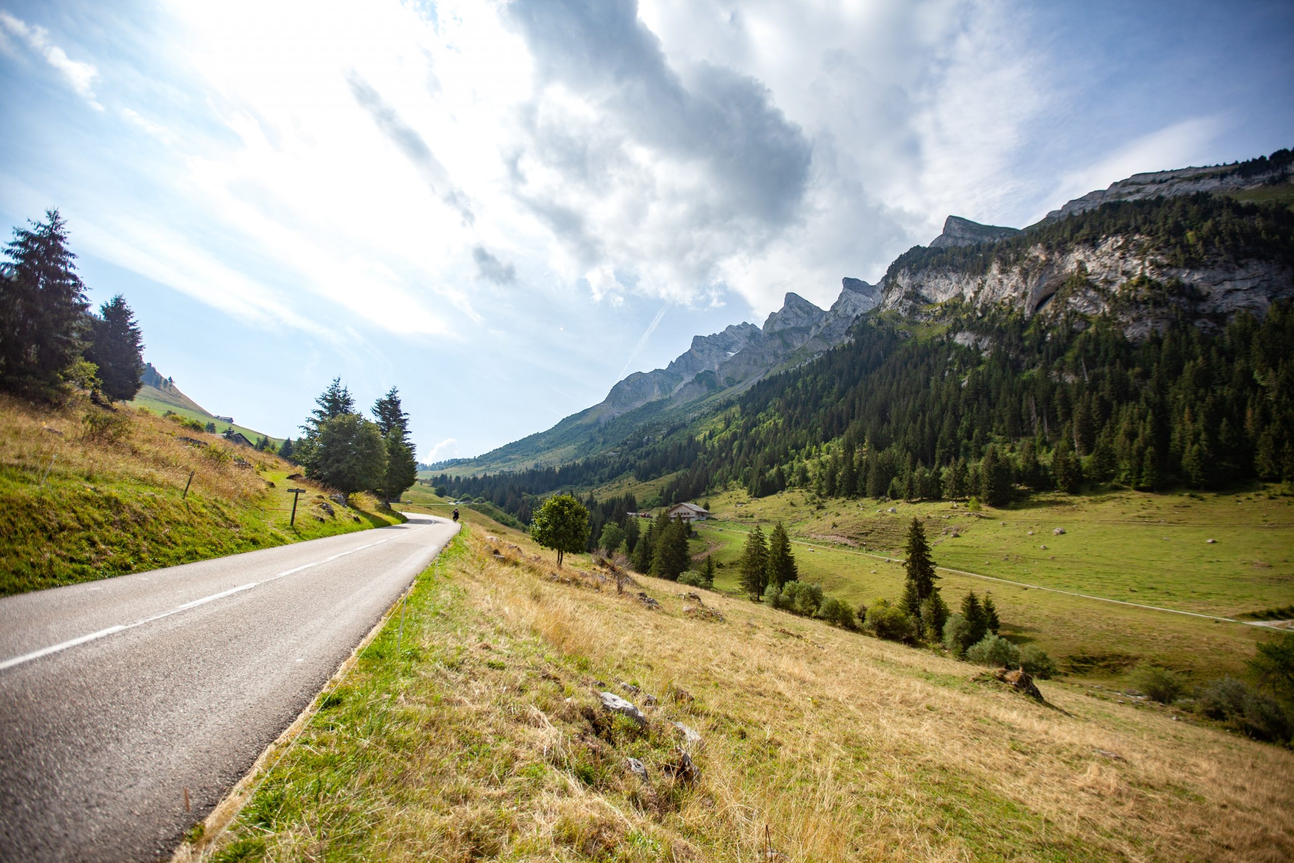 col des Aravis à vélo